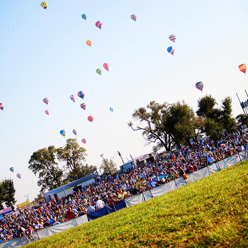 image of a hot air balloon festivall